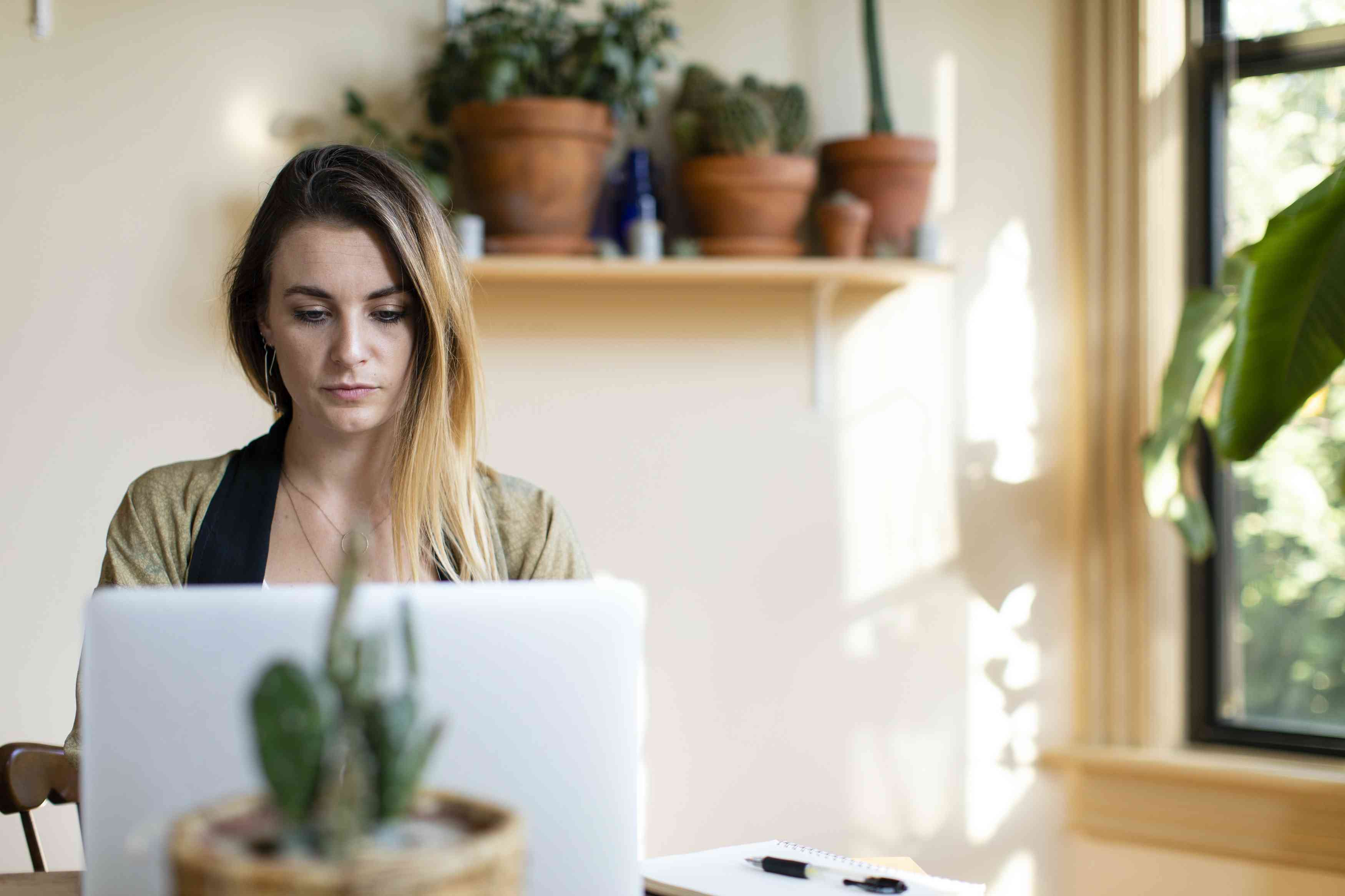 Guilt over household chores is 'harming working women's health